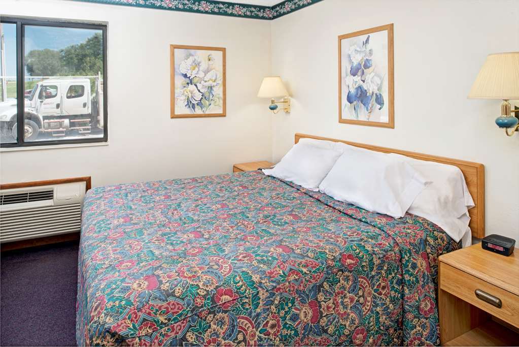 Rodeway Inn Red Oak Habitación foto