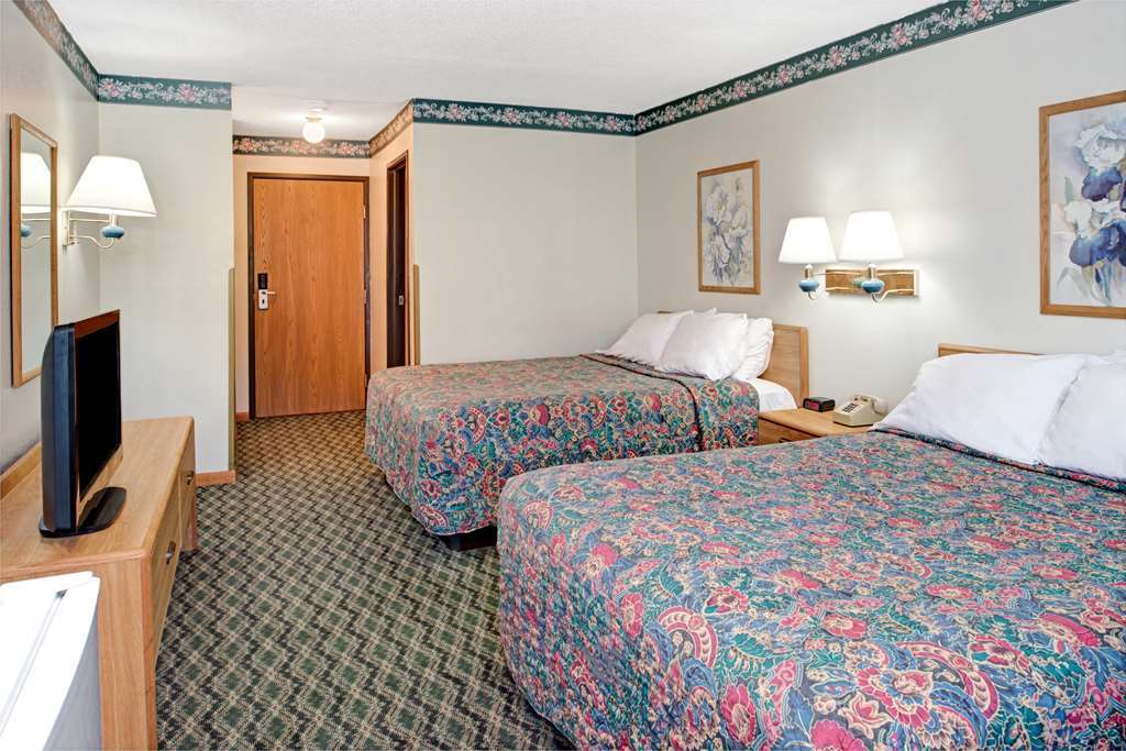 Rodeway Inn Red Oak Habitación foto